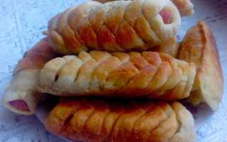 Жареные сосиски в тесте на сковороде — 8 домашних вкусных рецептов