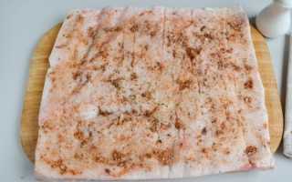 Рулет из сала со шкуркой вареный, запеченный в духовке, мультиварке, луковой шелухе, соевом соусе с начинками