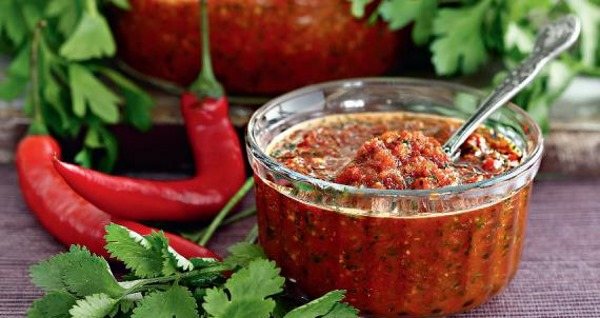 Аджика грузинская классическая. Рецепты с орехами, помидорами, кинзой, острым, болгарским перцем