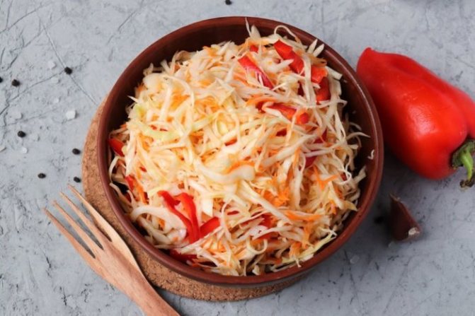 Маринованная капуста с болгарским перцем, морковью. Рецепт быстрого приготовления с фото